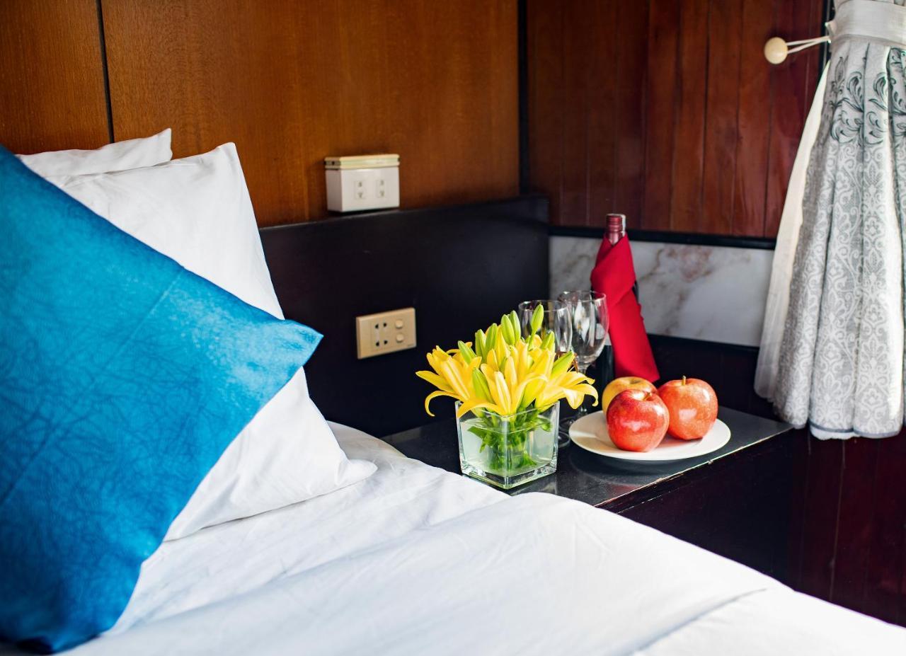 Seasun Boutique Cruise Hotell Ha Long Exteriör bild
