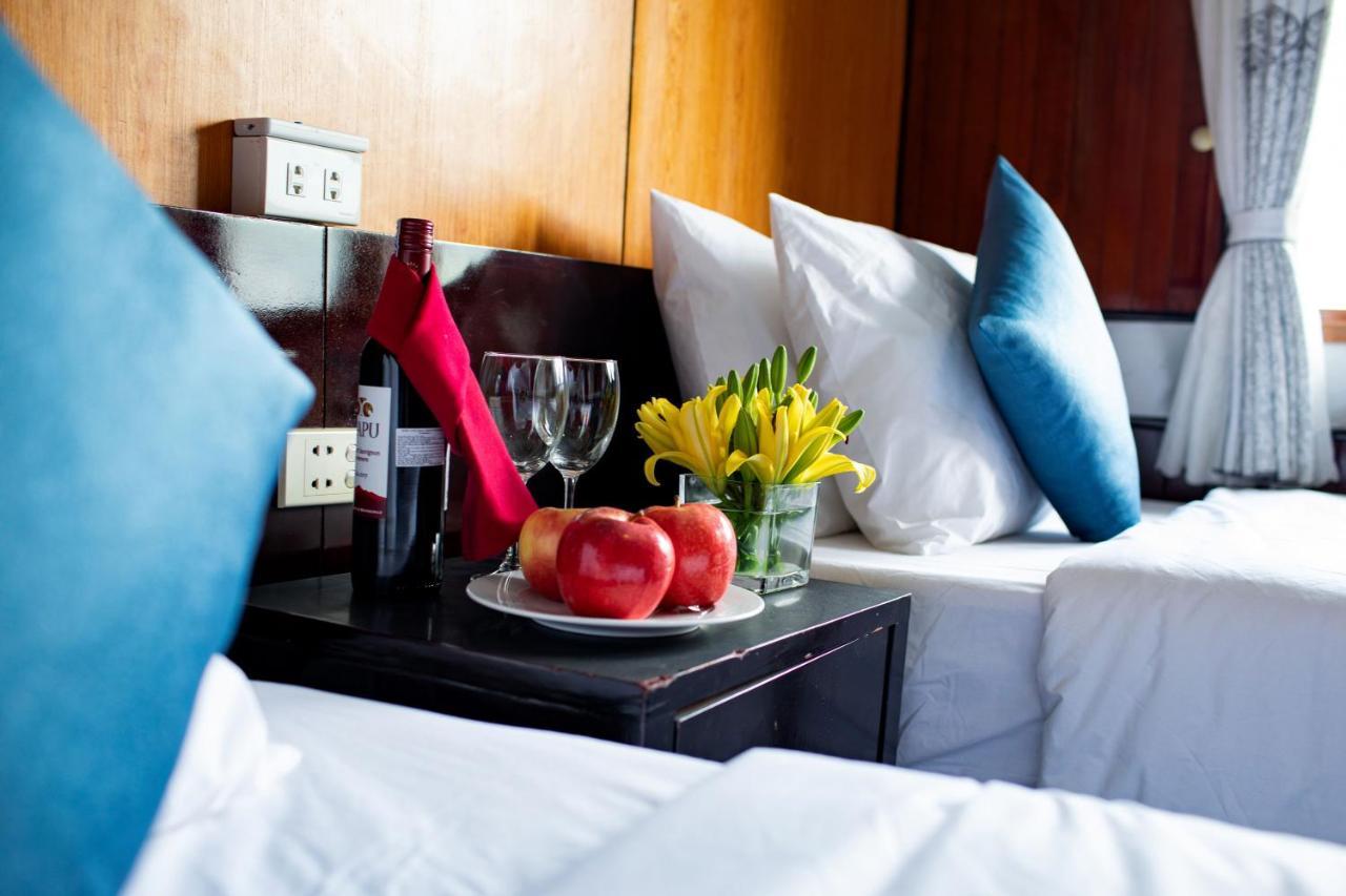 Seasun Boutique Cruise Hotell Ha Long Exteriör bild