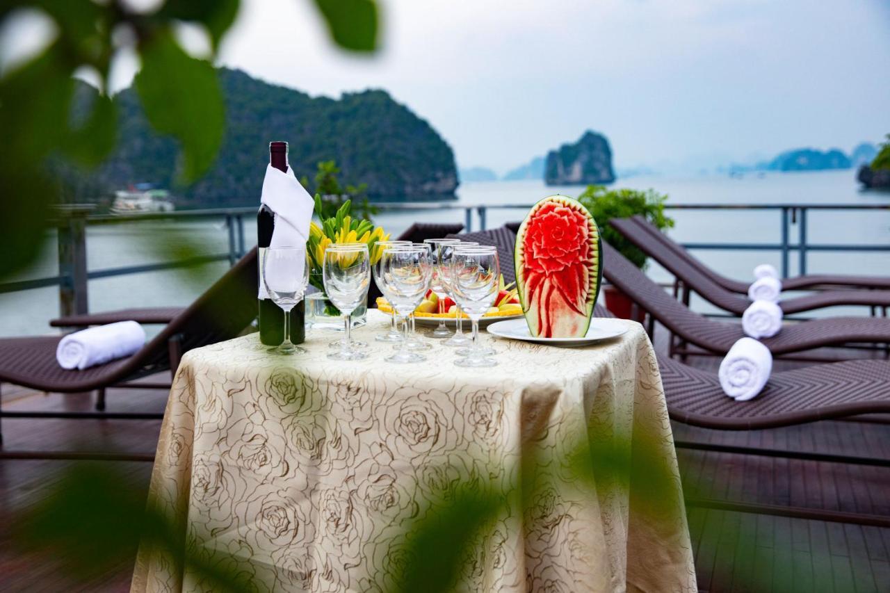 Seasun Boutique Cruise Hotell Ha Long Exteriör bild