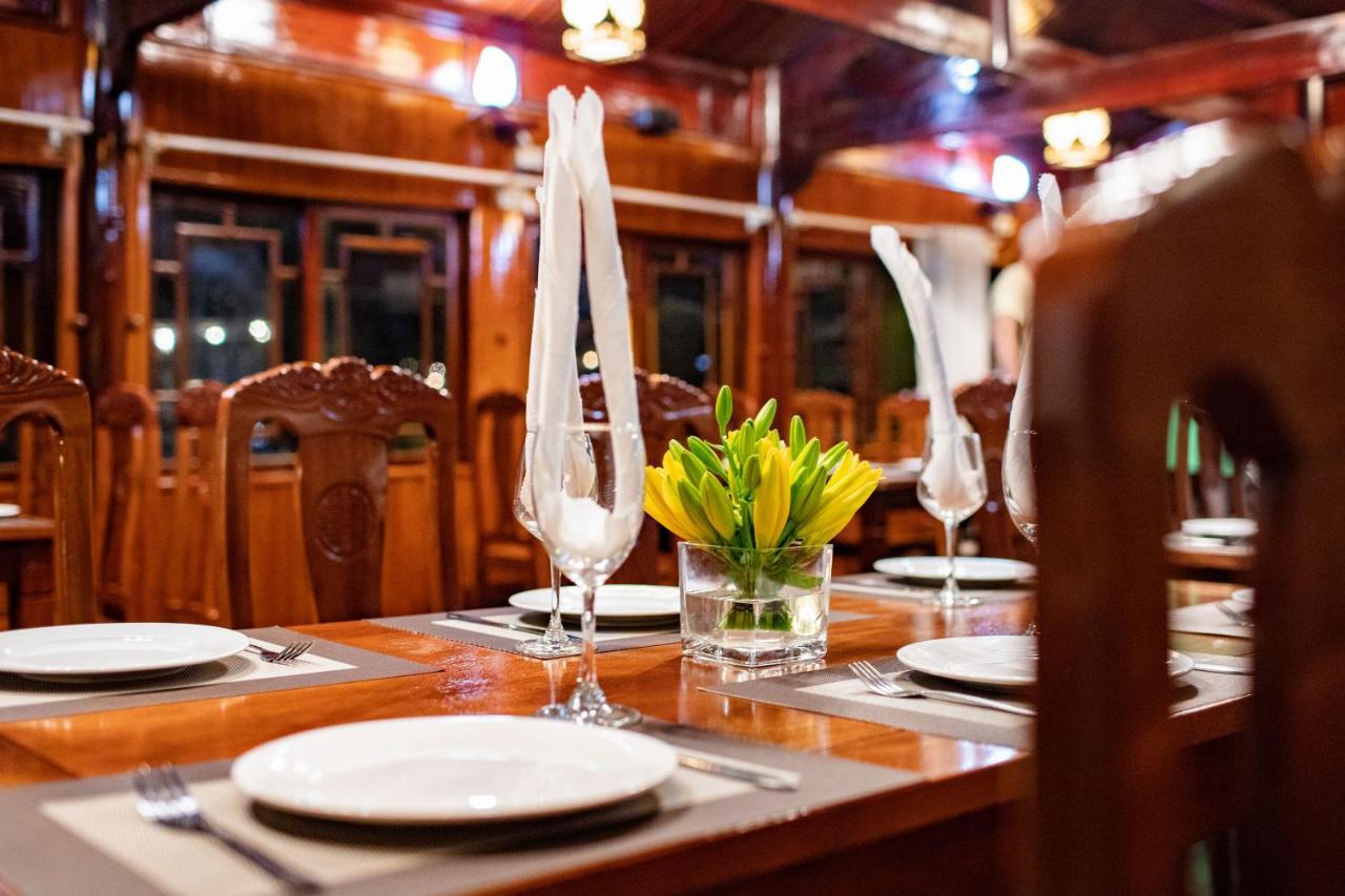Seasun Boutique Cruise Hotell Ha Long Exteriör bild