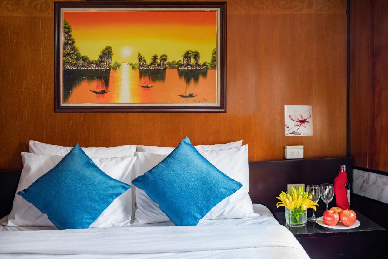 Seasun Boutique Cruise Hotell Ha Long Exteriör bild