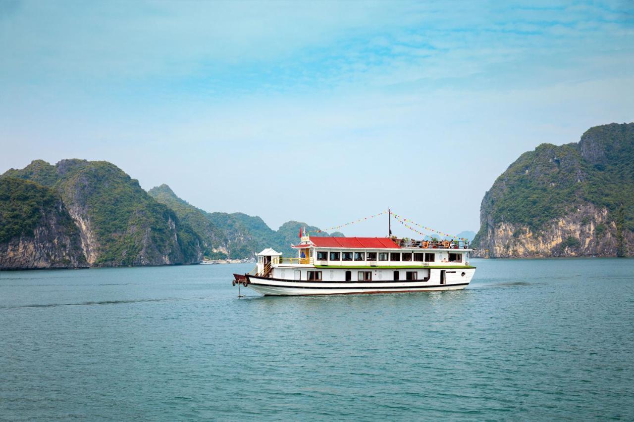 Seasun Boutique Cruise Hotell Ha Long Exteriör bild