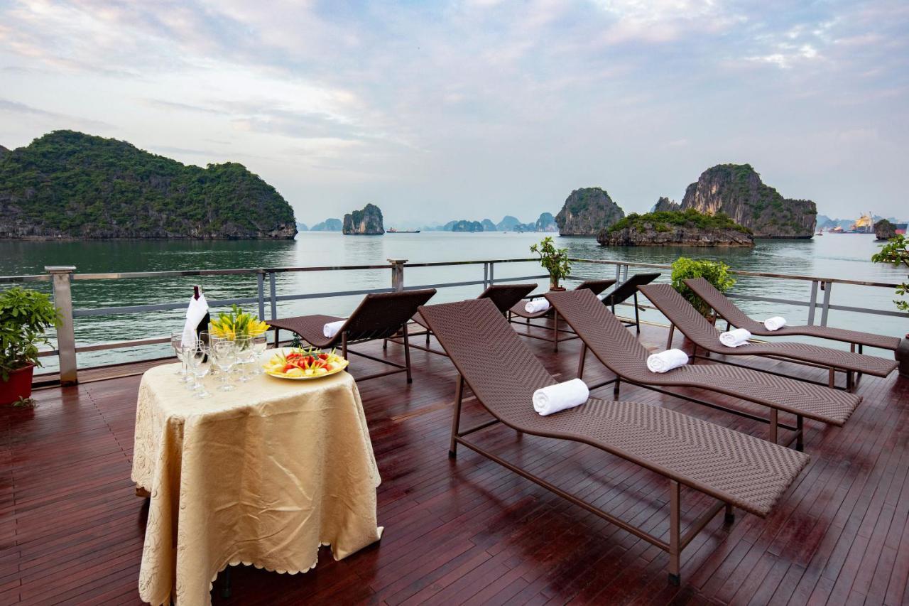 Seasun Boutique Cruise Hotell Ha Long Exteriör bild
