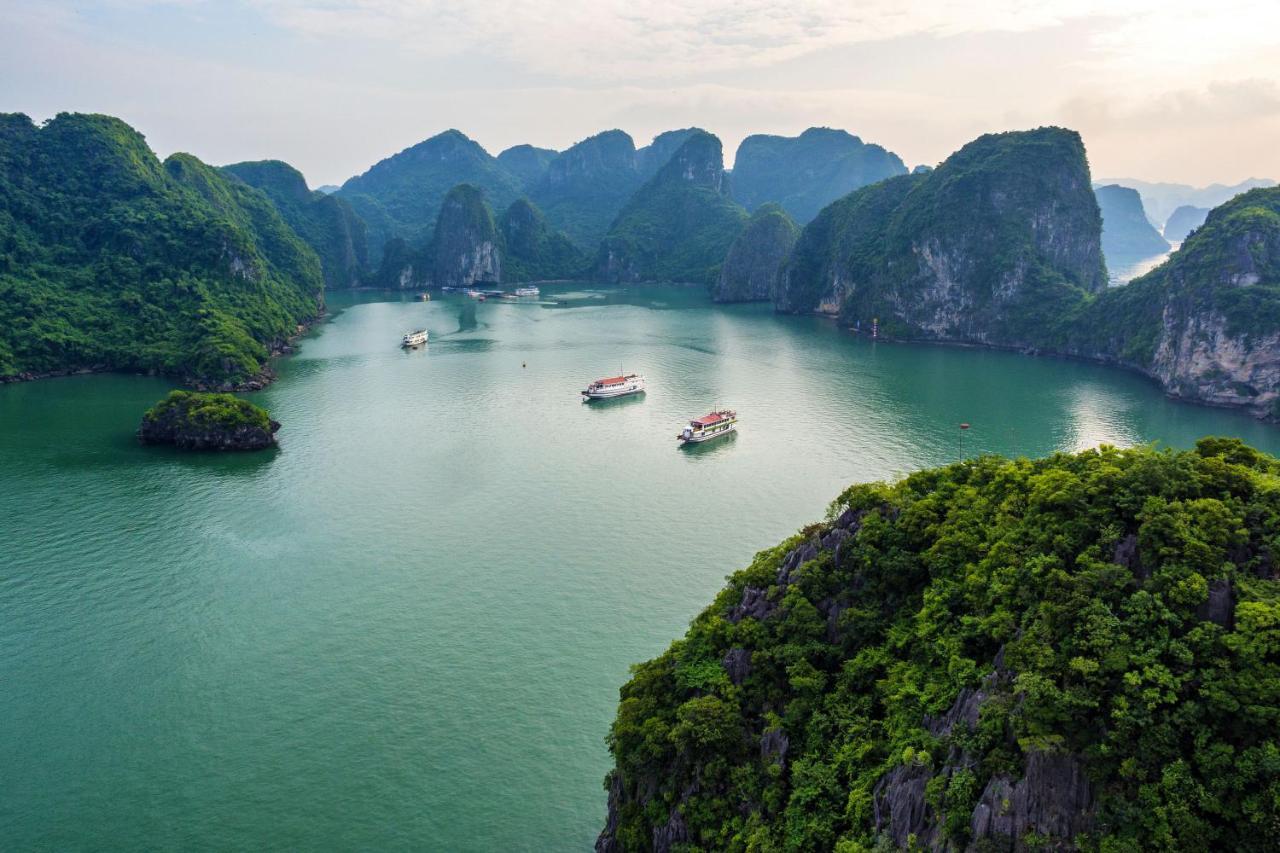 Seasun Boutique Cruise Hotell Ha Long Exteriör bild